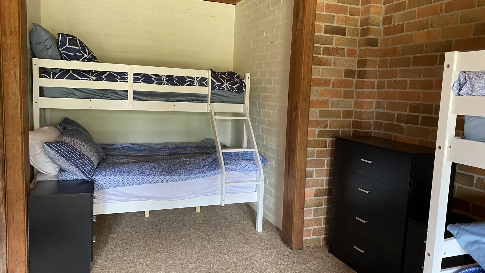 Single-over-double bunk