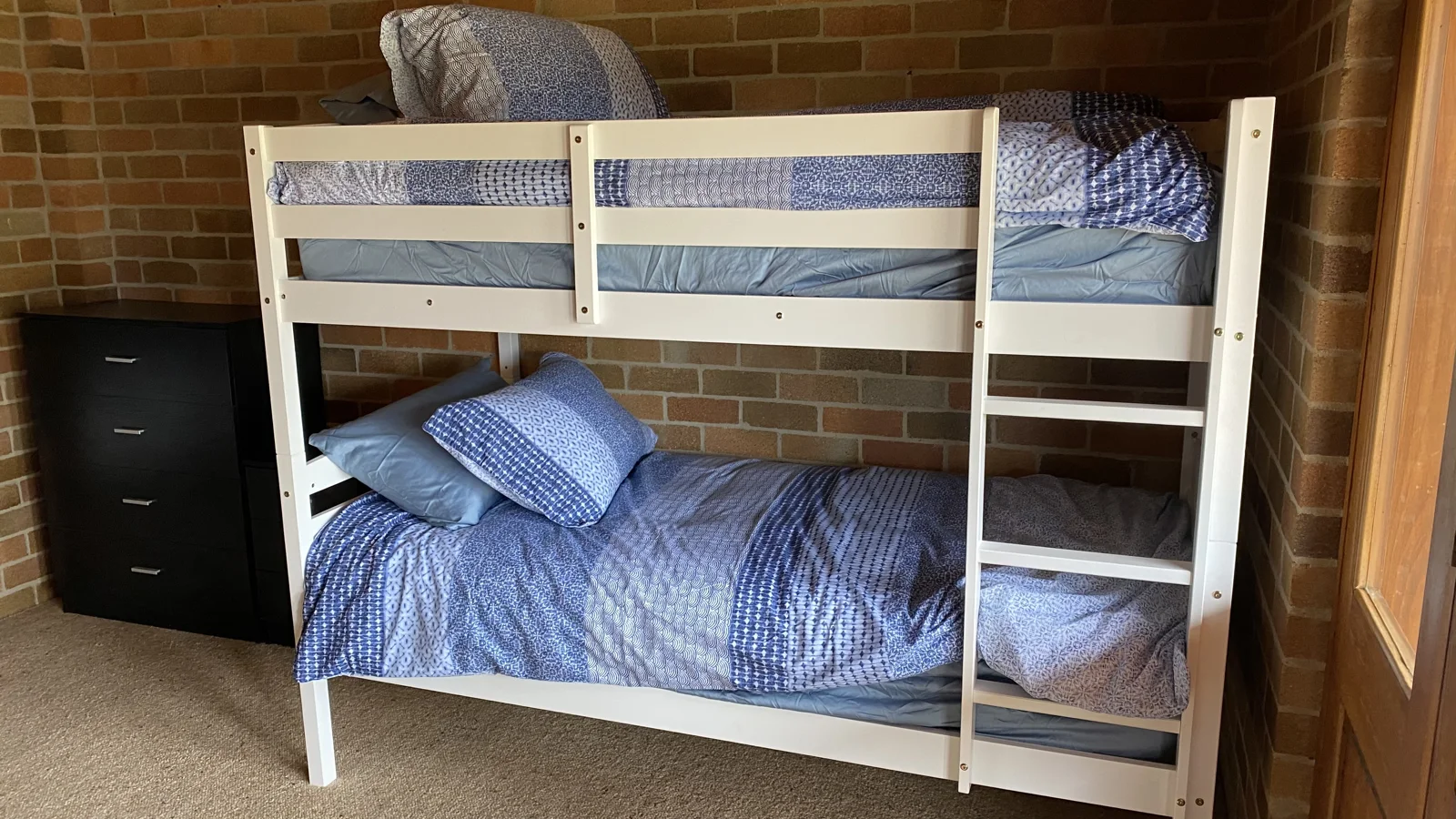 Single bunk beds
